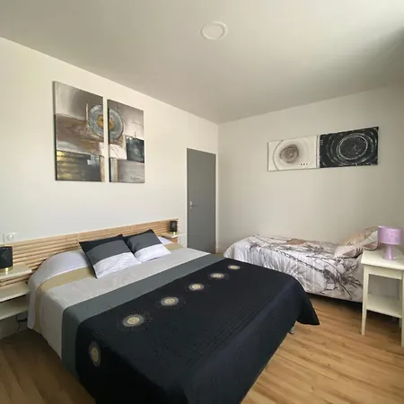 Spacieux 9 Personnes 4 Etoiles, Avec Piscine 카일락