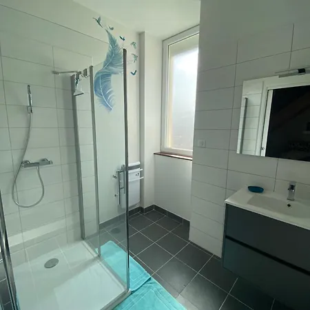 펜션 Spacieux 9 Personnes 4 Etoiles, Avec Piscine