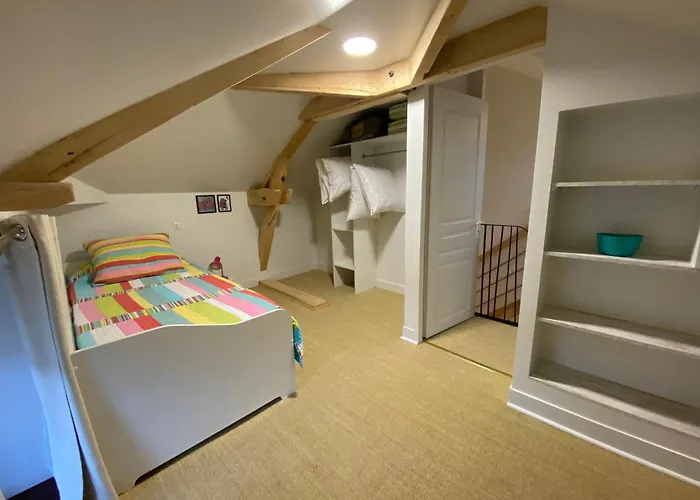 Prázdninový dům Spacieux 9 Personnes 4 Etoiles, Avec Piscine Caillac